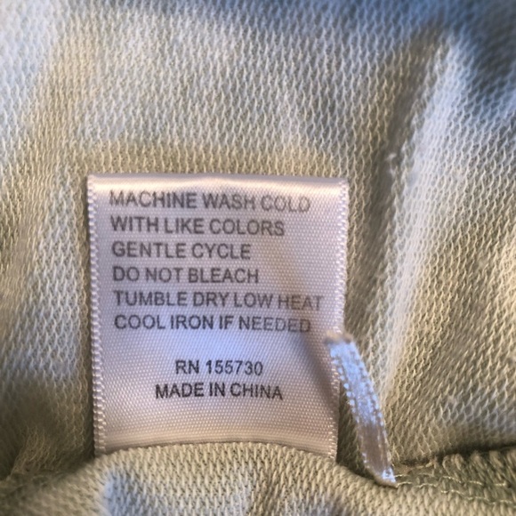 Jane and Delancey Light Green Crewneck Sweatshirt Soft Knit Size M - Picture 7 of 7